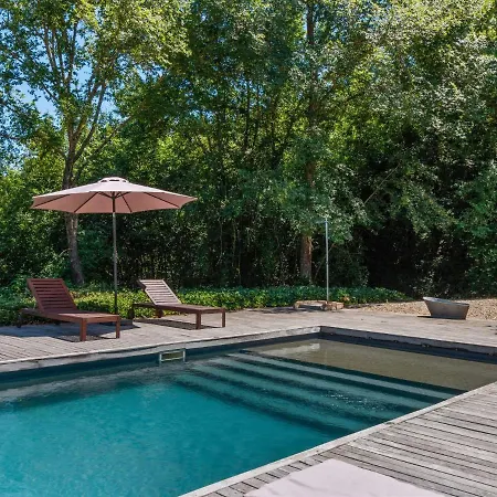 Rustic In With Pool *